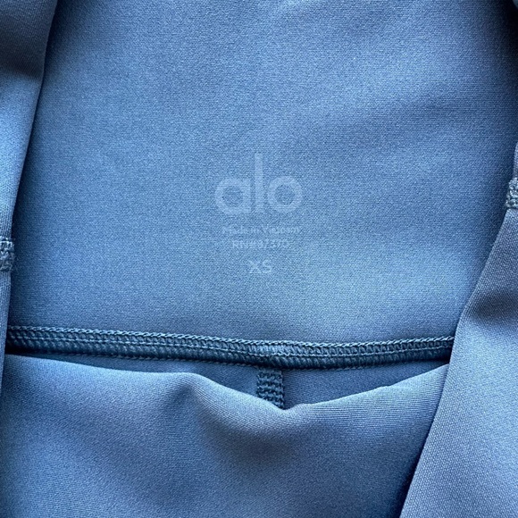 ALO Yoga 7/8 High-Waist Airlift Legging - Picture 5 of 5